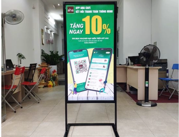 Standee khung sắt